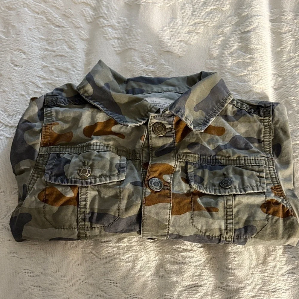 Gently loved Camouflage Unisex Kids Camouflage Jacket